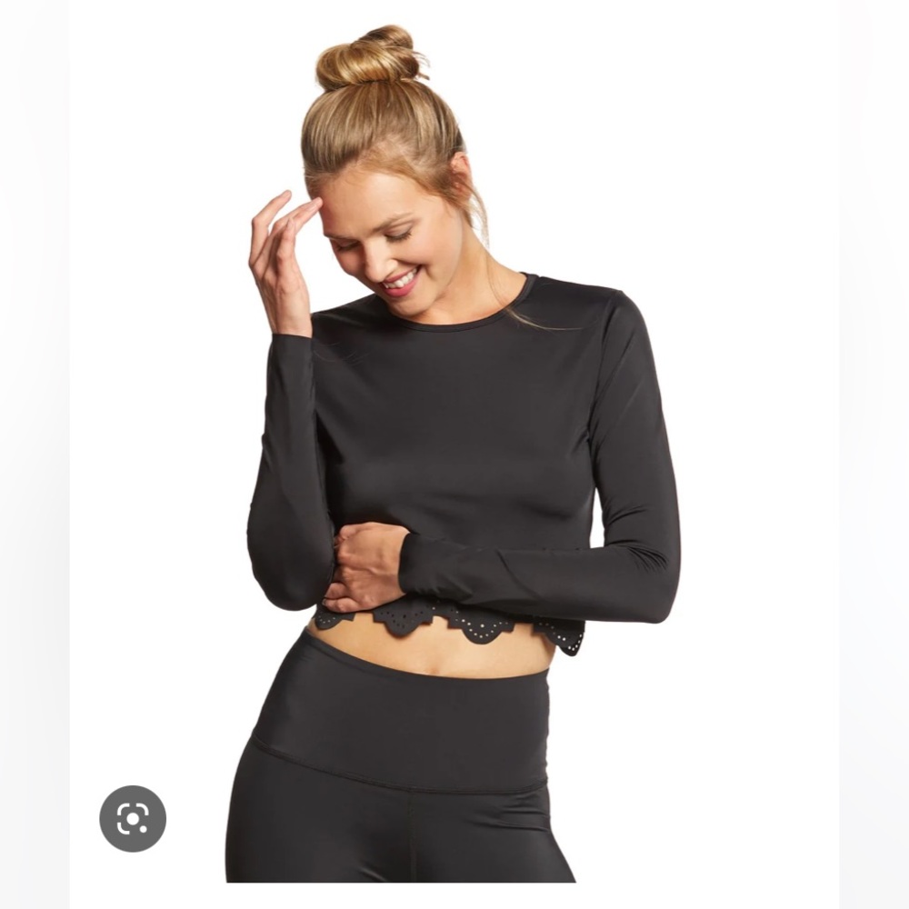 Beyond Yoga Scalloped Cruz Long Sleeve Crop Top NWOT